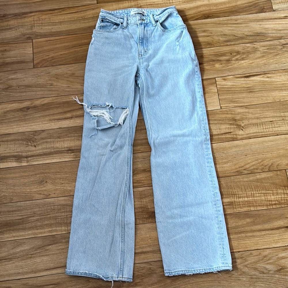 Abercrombie & Fitch Lt Blue Straight Leg Jeans like New